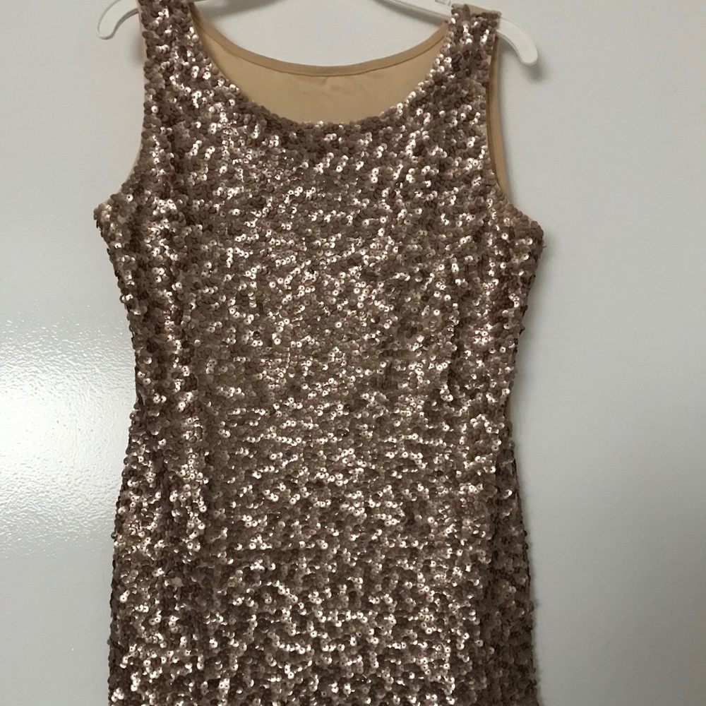 Gold sequin tanktop